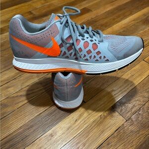 Nike Zoom Pegasus 31 Shoes Mens Size 9.5 Gray Running Comfort Walking Sneakers